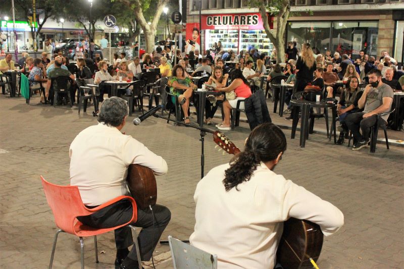 GALERÍA | Los Tobares y un conciertazo en el Km0